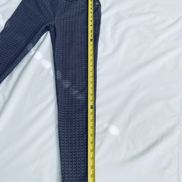 Michael Kors Women’s Leggings size S/P. Petite. Gray & White with 2 Back pockets - Picture 15 of 15